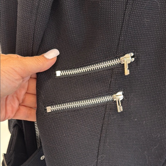 Veronica Beard Black Blazer with Tailored Fit - Picture 4 of 11